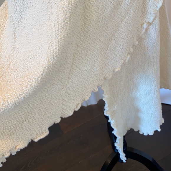 Super soft asymmetrical skirt - Picture 3 of 7